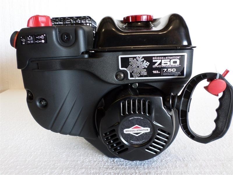 SAM_0333.jpg Briggs & Stratton Horizontal Snow Engine 7.5 TP 3/4″ X 2-27/64″ # 10D132-0115 - Image 1